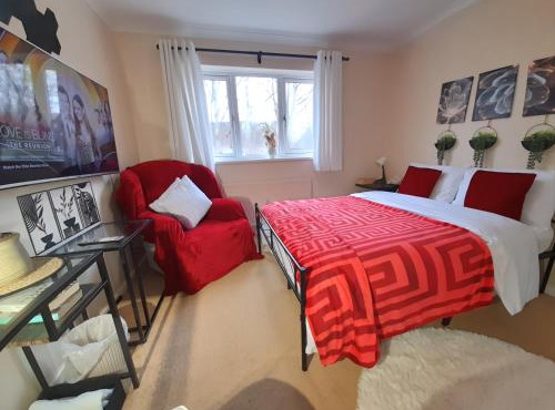 Four Bedrooms at 34 Forge Close