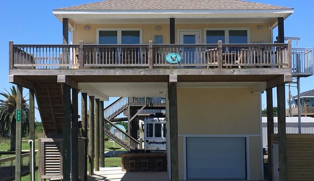 Four bedrooms l Cargo Lift l Walk to Beach l Near Margaritaville Resort