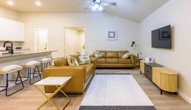 Four beds w/1 king, 3 queen beds each with a TV. Centrally located! No pets