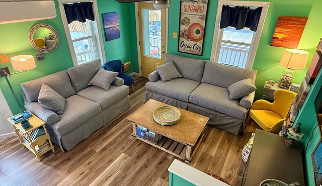 Four Blocks To Beach & Boardwalk + Pet Friendly
