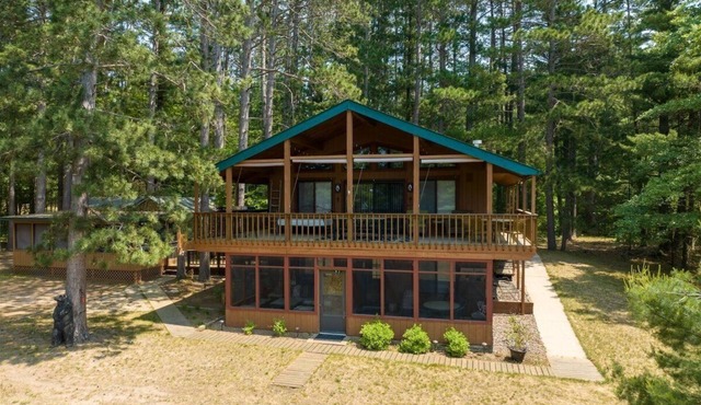 Four Bs Lodge in Barnes Sandy Frontage on Middle Eau Claire Lake