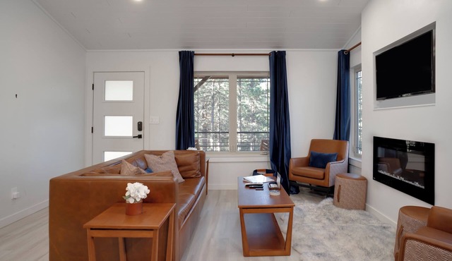 Four Cabins near each other- King Beds, AC, Firepit, SMores, Sledding