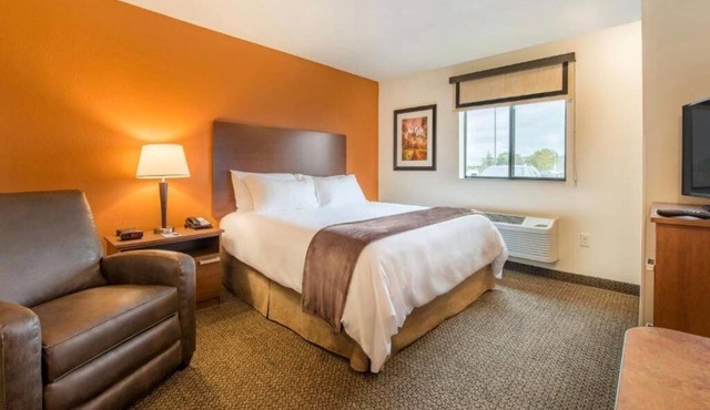 Four Comfortable Rooms w/Kitchens Perfect for Groups Visiting Jamestown