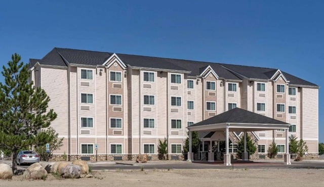 Four Corners Inn & Suites