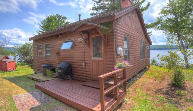 Four Loons | Waterfront | Pet Friendly