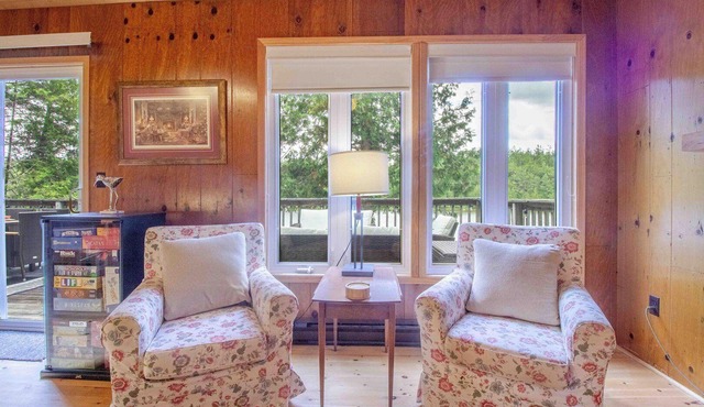 Four Mile Memories - Three Bedroom Cottage, Sleeps 6