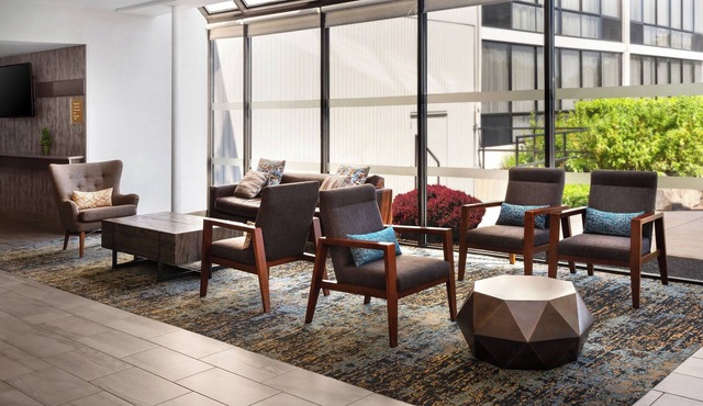 Four Points by Sheraton Philadelphia Northeast