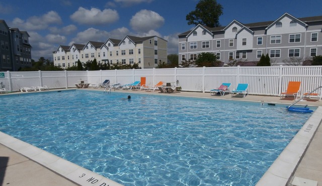 Four Primary Suites Sleeps 10 Downtown Rehoboth Beach Parking Pool