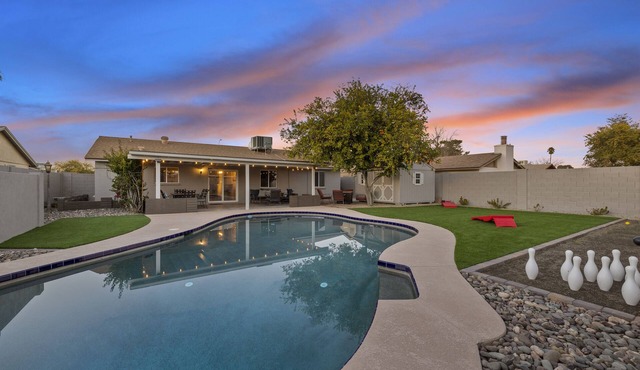 Four Queens Inn ~No Cleaning Fee~ Near Airport/ASU