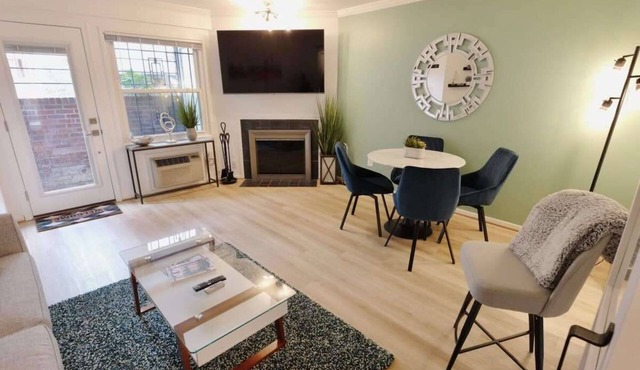 Four Reasons- Location, Food, Night Life, Comfort