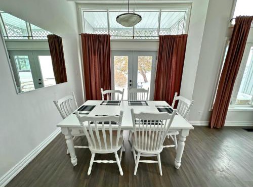 Four Season Family Retreat with Pool Access