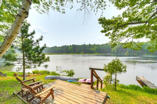 Four-Season Lake Cabin w/Canoe & Paddle Boat!