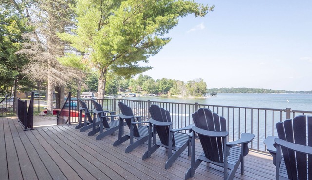 Four Season Lake House with Incredible Views and Lake Frontage/Sleeps 24