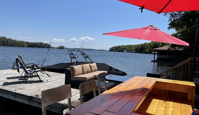 Four Season Lake Joe Family Cottage