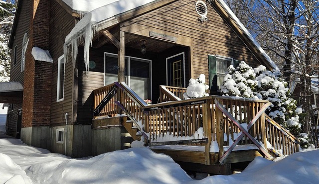 Four Season Vermont Getaway with Hot Tub