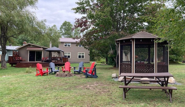 FOUR SEASON WATERFRONT LAKE HOUSE ON OTTER LAKE