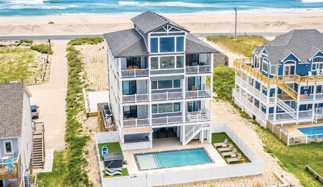 Four Seasons 11 Bedroom Oceanfront and Soundfront Home in Hatteras