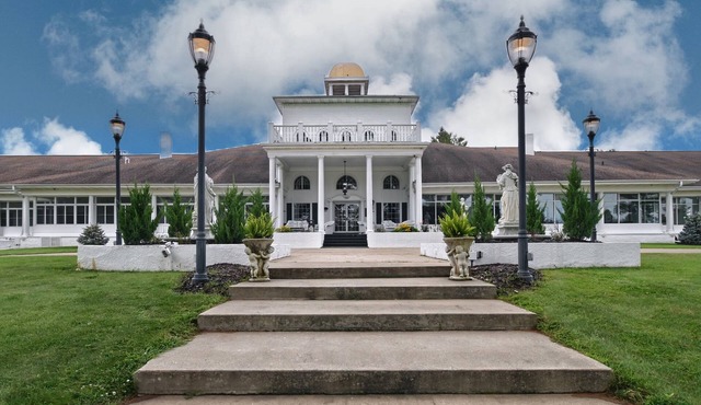 Four Seasons Island Resort