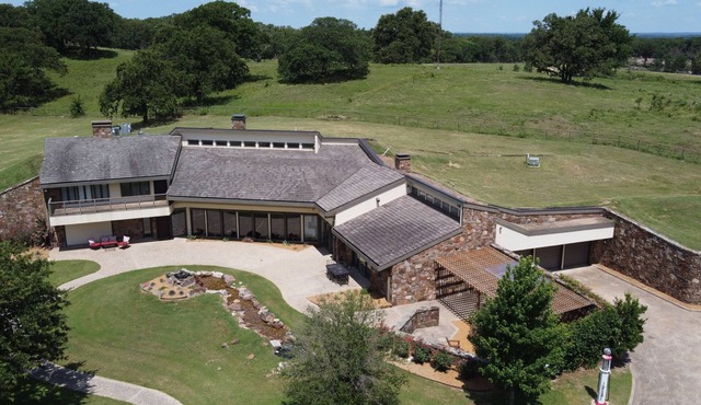 Four Silos Retreat - Luxury Ranch Home