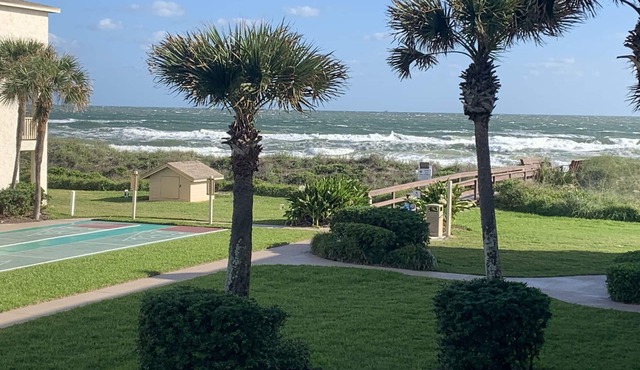 Four Winds Crescent Beach Condo on Ocean, Beautiful Ocean Views B12