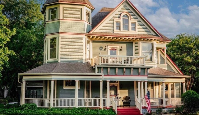 Four Winds Victorian Venue & Suites