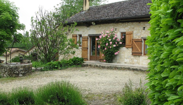 FOURNIL DE CAVARCOU SWIMMING POOL,SAUNA,FISHING POND A bucolic and relaxing stay