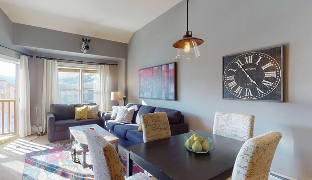 Fourth-Floor Ski Condo w/a Shared Sauna, Hot Tub, & Fitness Center Access