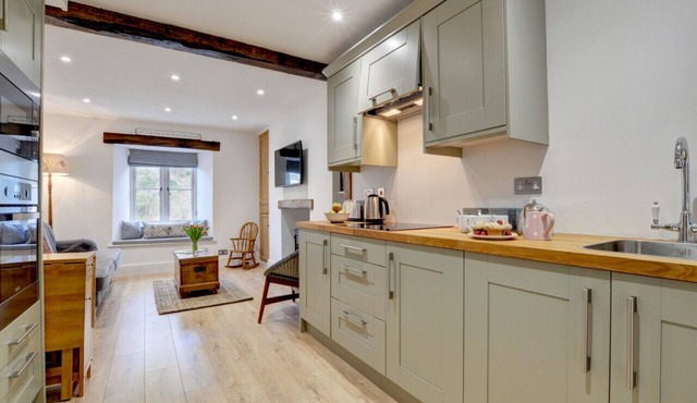 Fox Cottage - Two Bedroom House, Sleeps 4