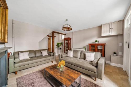 Fox Cottage, within 5 min walk of Bicester Village