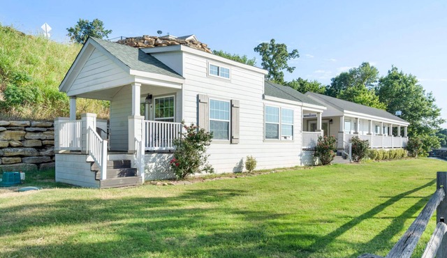 Fox Den at CrossTimbers Marina