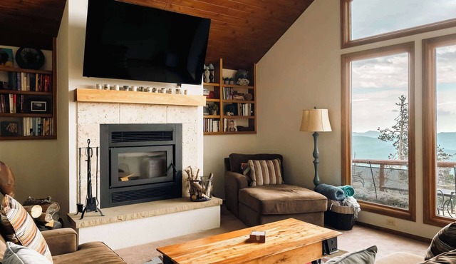Fox Den Rocky MTN Retreat | Hot Tub | Pet-Friendly