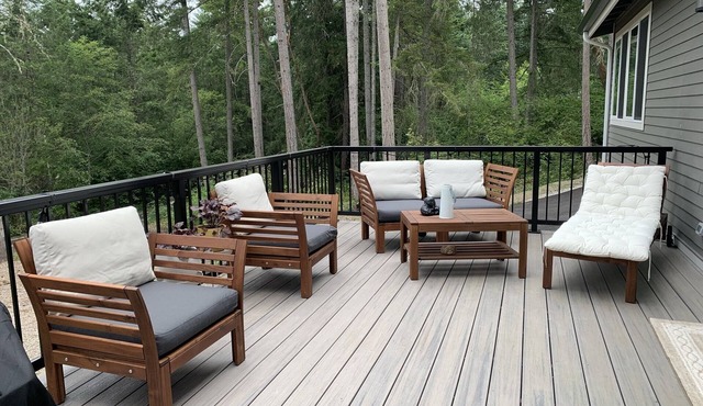 Fox Island Escape is a new 2 bedroom 2 bath home, comfortable, and very clean!