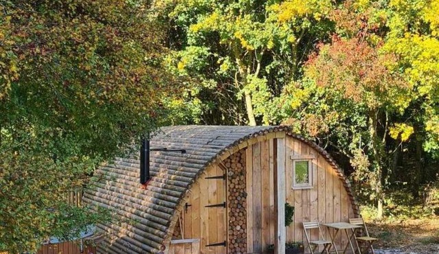 Fox Lodge at Heygates Lodging - with hot tub