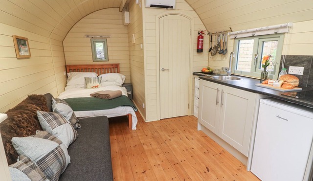 FOX, pet friendly, character holiday cottage in Cross Hills