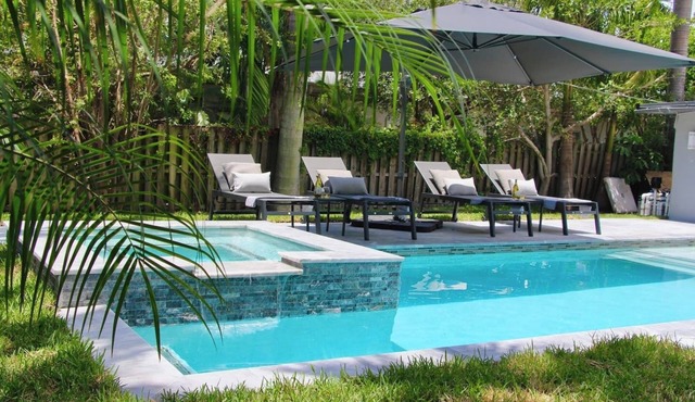 Fox Private Resort-Heated Pool, Spa-Downtown&Beach