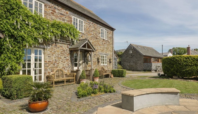 FOXES DEN, pet friendly, with a garden in Gorran Haven