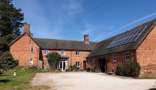 Foxes' Retreat: Peak District S/C Farm Stay