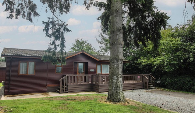 FOXGLOVE, pet friendly, with a garden in Eardisland