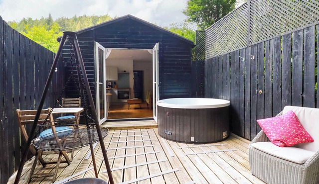 FOXGLOVE, pet friendly, country holiday cottage in Bodmin