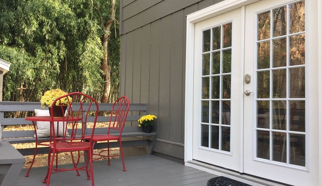 Foxhole Cottage - Close to downtown