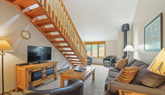 Foxpine 4 Bedroom Condo #306/308 by RedAwning