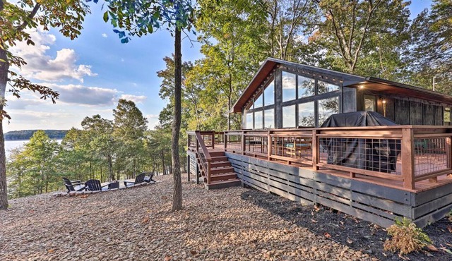 Foxtail Cabin Retreat Steps to Beaver Lake!