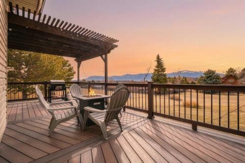 Foxwood Acres Family Home Hot Tub & Mountain Views