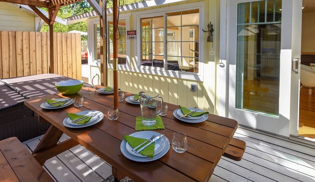 Foxwood ~ Completely Updated Cabin, Well-Stocked, Super Comfy! Walk to River