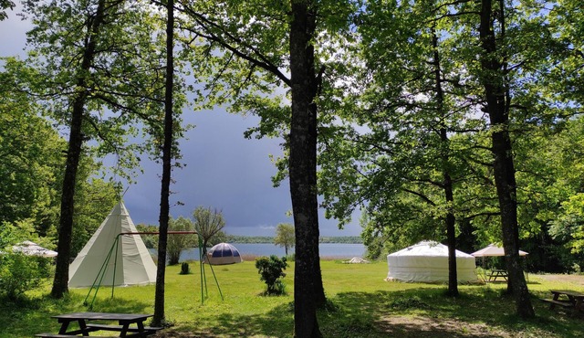 MESHUTES: the gite for unusual nights on the Lac du DER