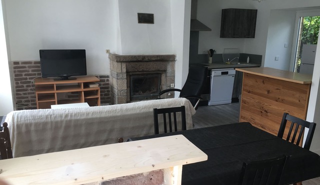 Recently renovated quiet house near hiking trails, fishing...