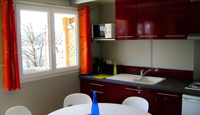 Camping Au Bocage du Lac* - Comfort Chalet 4 rooms 6 people