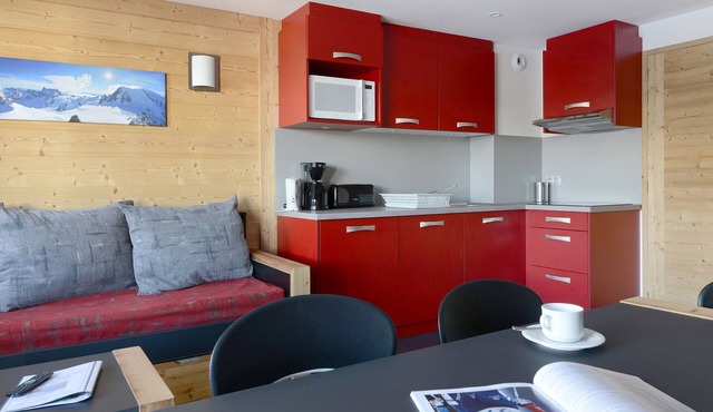 Renovated Apartment 6 pax · Easy slope access · Free parking