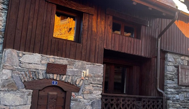 Chalet de Charme en Plein Cœur de Montchavin