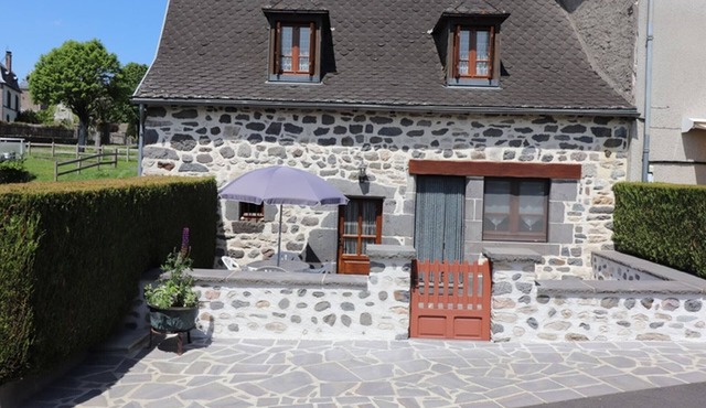 Gite Neuvéglise-sur-Truyère-Oradour, 2 bedrooms, 4 persons
